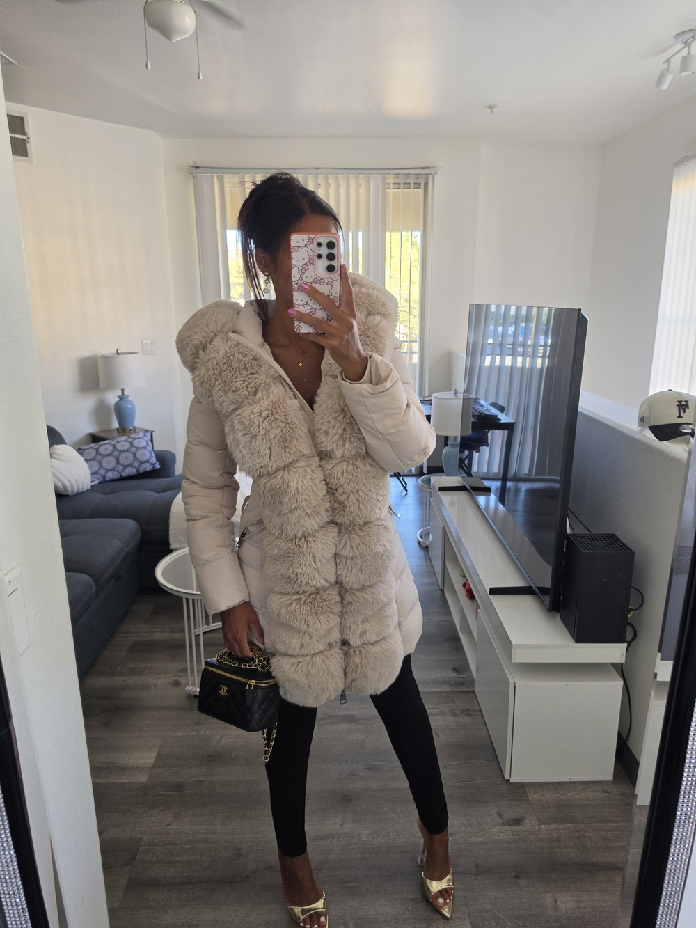 Women’s Cream Faux-Fur Trim Puffer Coat - Picture 7 of 17